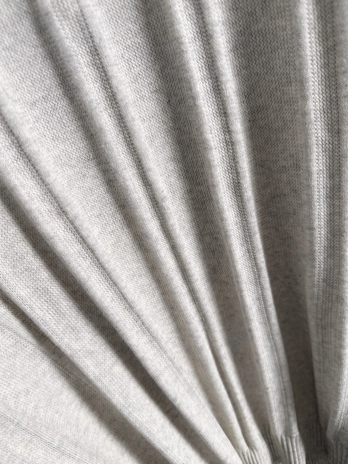 Next day shipment LP high quality Loro Piana 26ss New Arrival men's short-sleeved T-shirt Made of combed cotton yarn knitted cotton fabric, no pressure when entering and exiting the counter Exclusive control of raw materials It feels substantial when weighed, and the upper body is more textured than ordinary T-shirts. This texture can cope with the weather easily and is suitable for both hot and cold! Loose fit design, looks noble. The only correct version is available Size: M to XXXL